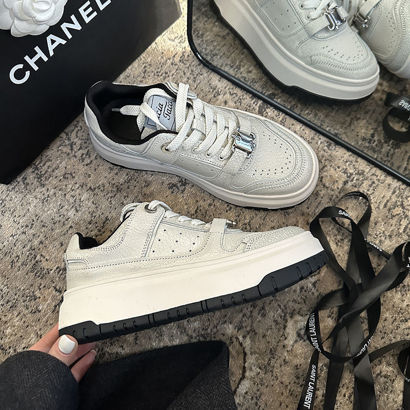 Women's Genuine Leather Running Shoes With Thick Sole And Pattern_voghion.com