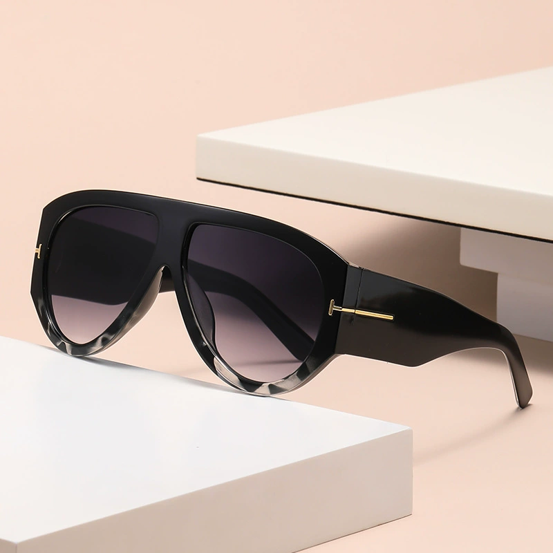 Sunglasses European style, capacious frame, solar-powered lenses