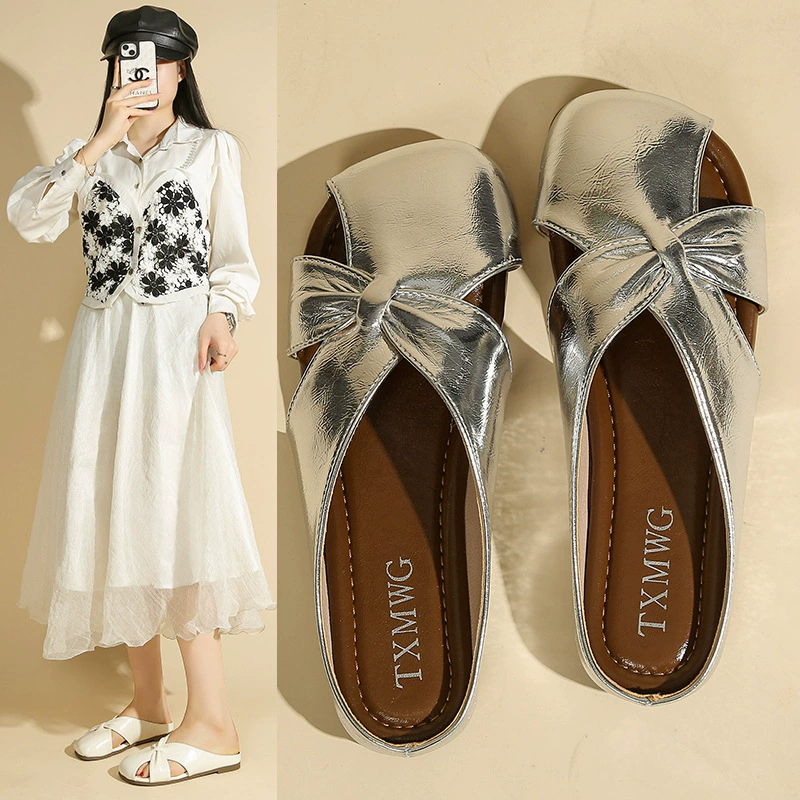 Летние повседневные мюли-шлепанцы из мягкой кожи с вырезом на носке, удобные сандалии с круглым носком и плоской подошвой, женские шлепанцы 2025 года