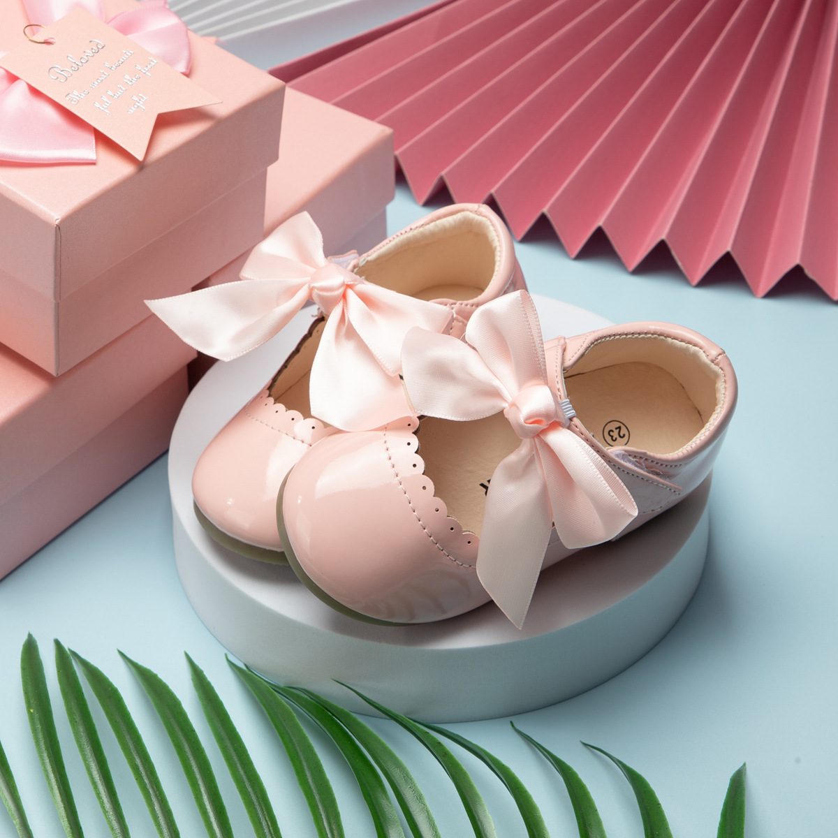 Solid Color Pattern Winter, Summer, Spring Season Women's Fashion Solid Color Patent Leather Round Toe