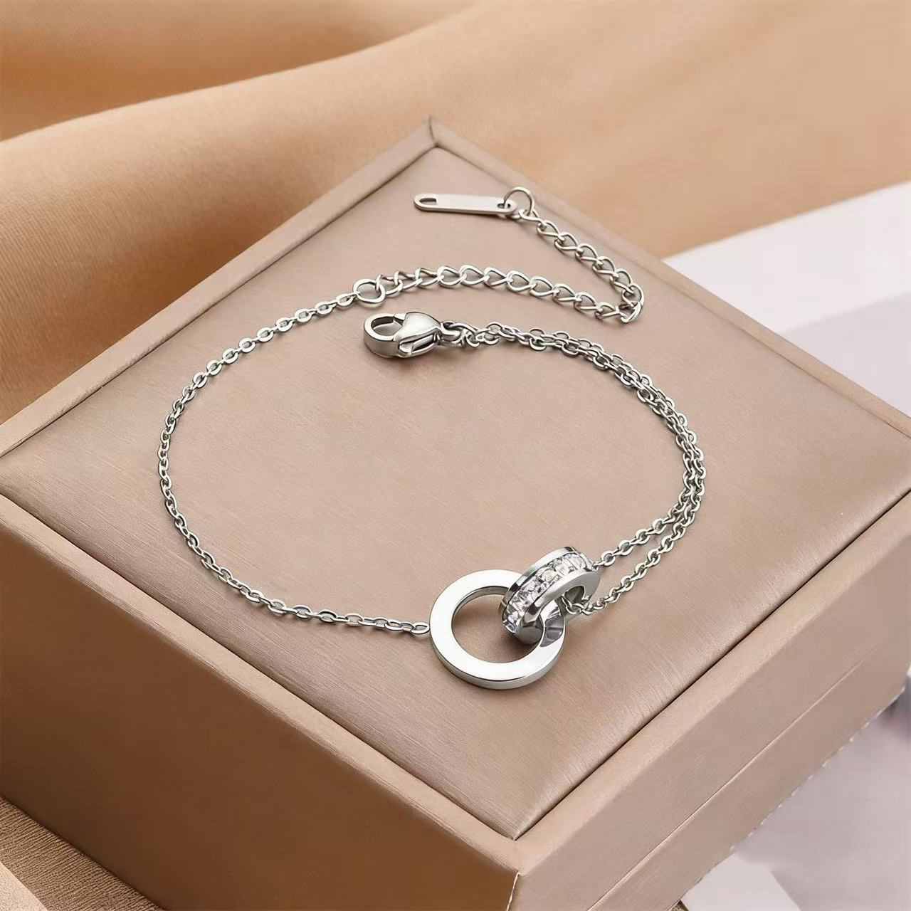 Corea del Sur Dongdaemun moda pulsera de acero de titanio nicho mujer diseño de acero inoxidable sensación de alta calidad joyas de pulsera transfronteriza universal
