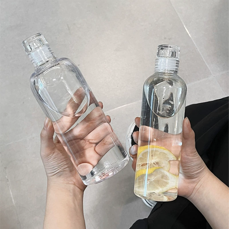 Glass heat-resistant capacious measuring cup, handheld bottle