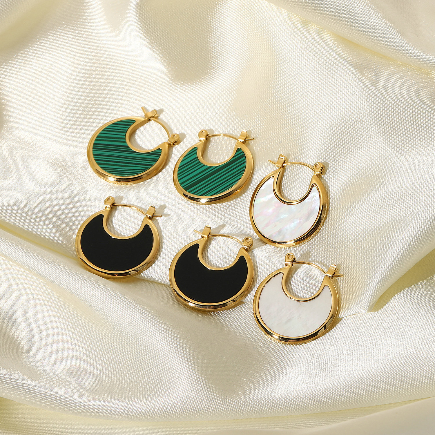 Retro Moon Fan-shaped Malachite White Shell Stainless Steel Earrings display picture 2