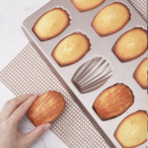 Thickened baking pan, non-stick coated shell cake mold, 12-piece golden madeleine mold, biscuit baking mold