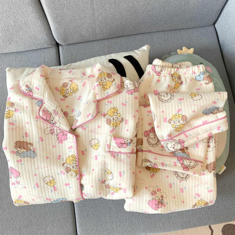 Lápices japoneses pequeños nuevos pijamas de algodón de aire primavera / otoño / invierno mezclado lindo cálido dibujos animados conjunto de ropa para el hogar