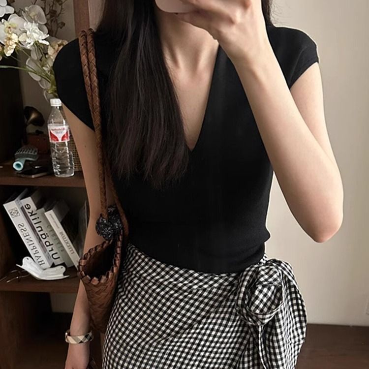 アイスシルク気質黒ニットセーター夏の新しい薄いバック半袖ストラップスリムチョッキトップ女性用|undefined
