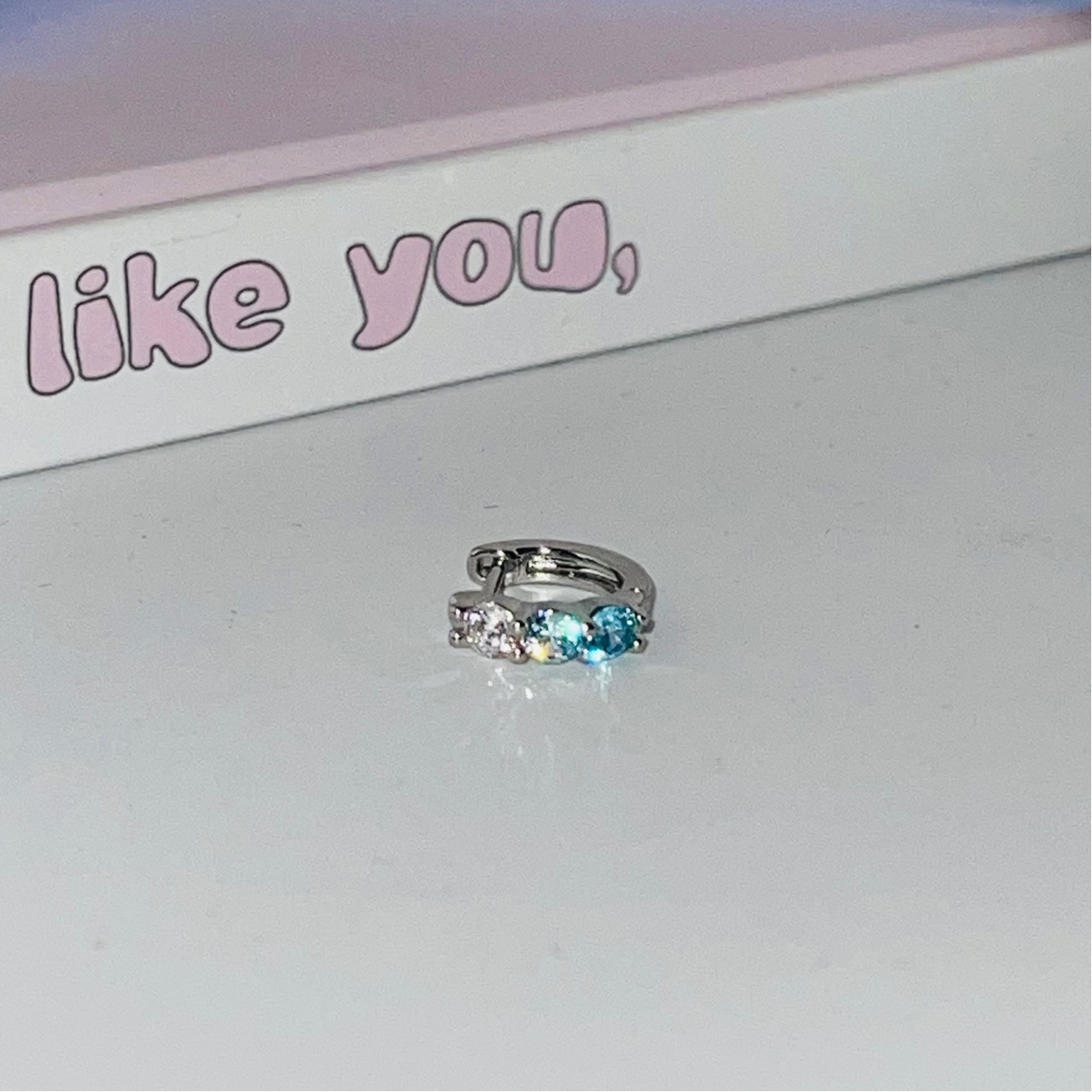Sophisticated hoop earrings with zircon