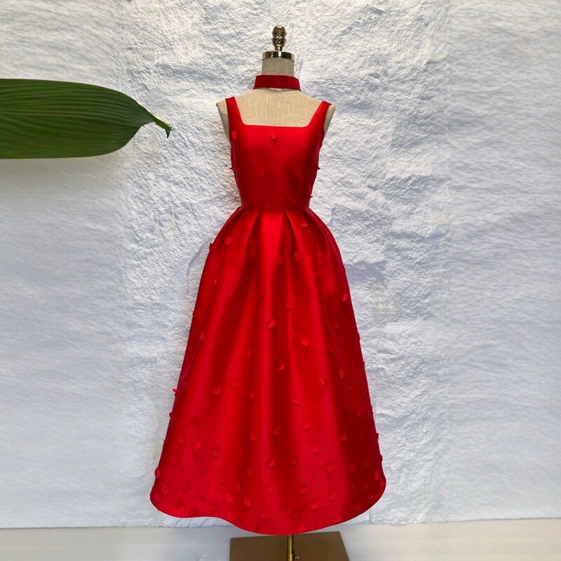 2025 New French Design Halterneck Suspender Embroidered Cut Flower Waist Slimming Look A-Line Dress