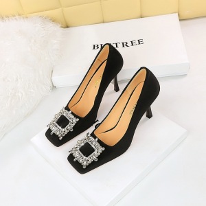 7792-2K82 European and American style fashionable slim heels, ultra-high heels, shallow cut square head metal diamond bu