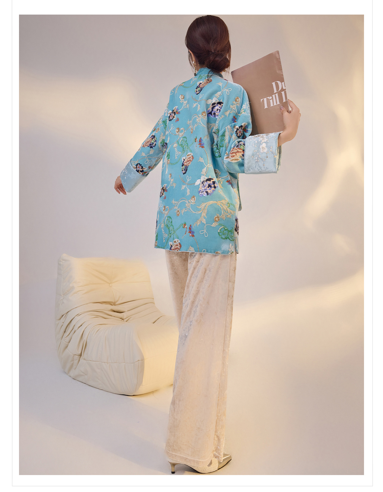 Áo sơ mi satin thêu hoa phong cách Trung Hoa cổ tiền M3003 — Màu xanh nước hồ chi tiết 10