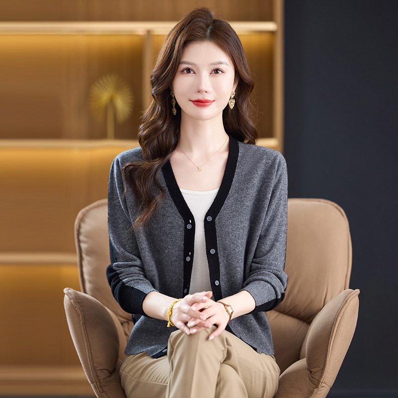 秋季新款长袖羊毛针织衫开衫时尚V领100%羊毛外套宽松休闲女士，女装针织衫/毛衣，妃慕昵服饰