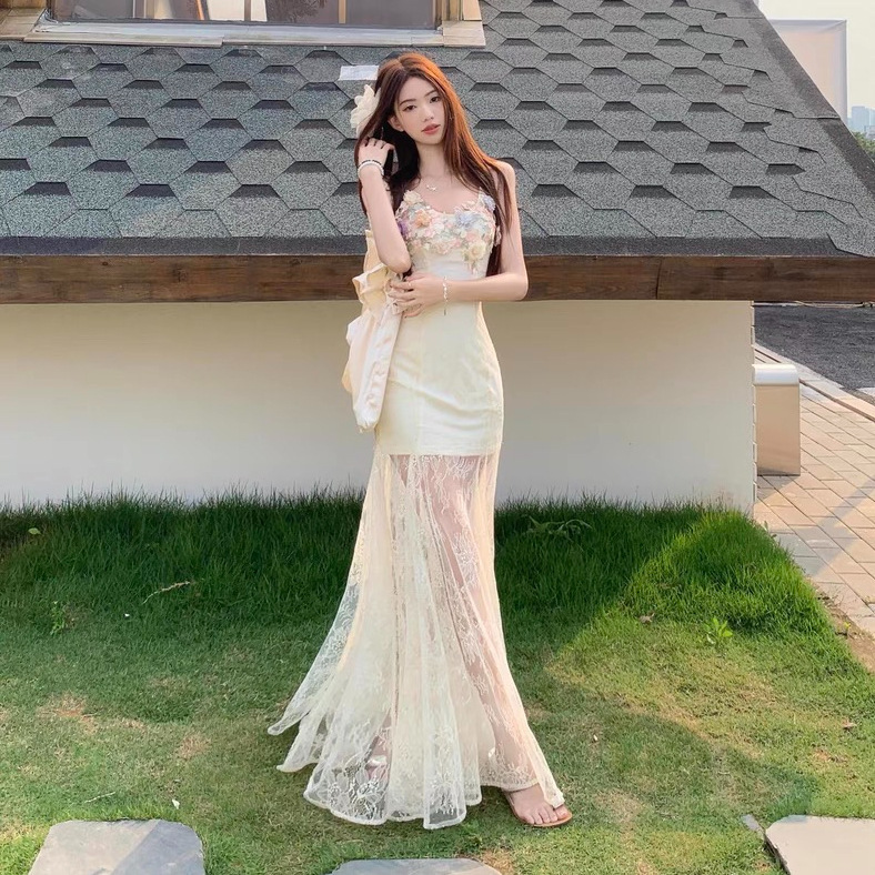 Heavy-Duty Floral Mesh Spaghetti Strap Dress for Women, Summer Pure and Alluring Style, Waist-Cinching Lace Patchwork Mermaid Long Dress
