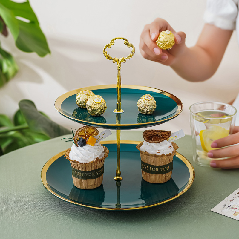 Plato de fruta de doble capa de lujo ligero hogar sala de estar mesa de café merienda plato de caramelo plato de fruta de cerámica de tres capas mesa de postre soporte de la torta