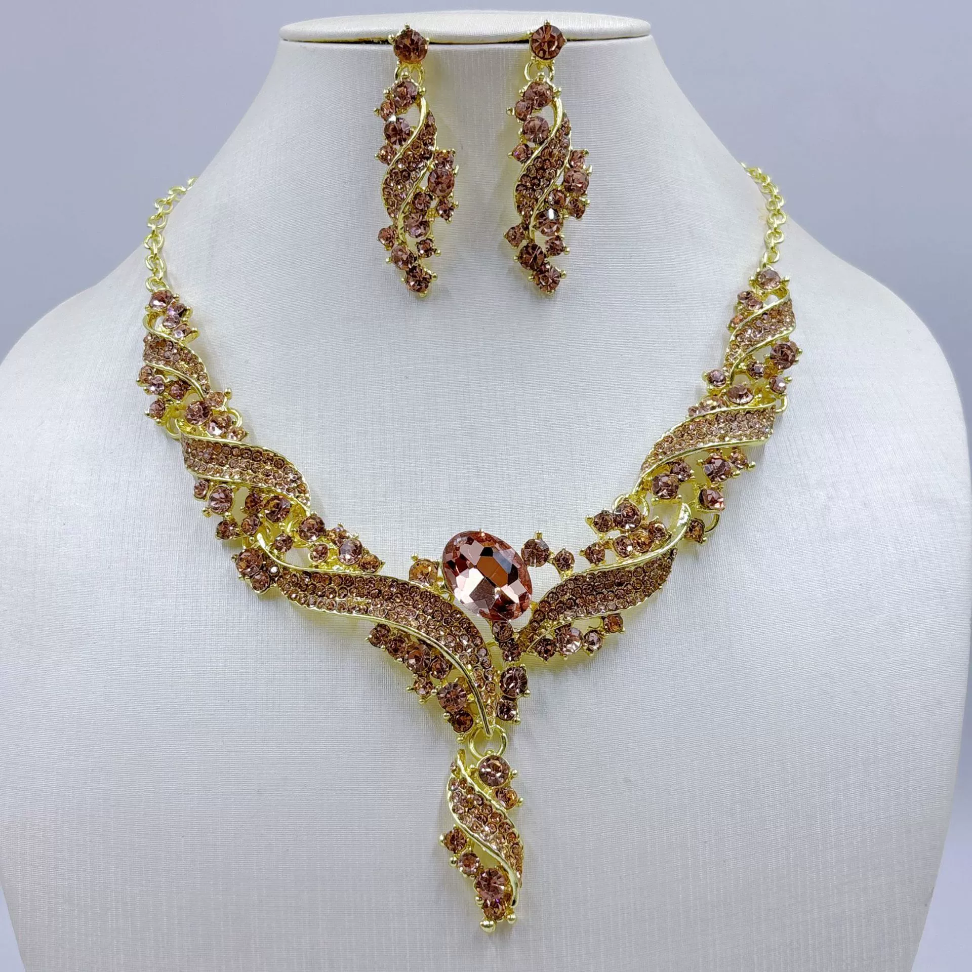 Горн Necklace for bride, (Cross-border trading), European style, diamond encrusted, direct factory sales