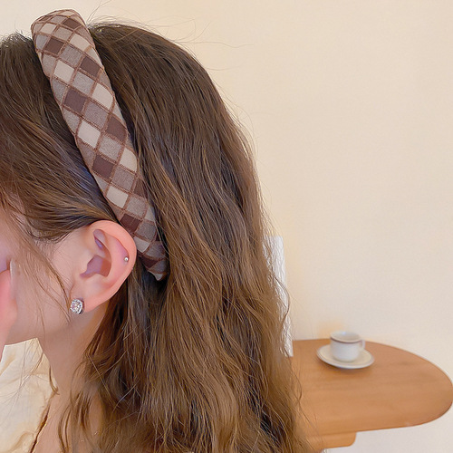 Small fresh sponge plaid headband, sweet and cute campus style headband, fashionable internet celebrity personality hair accessory
