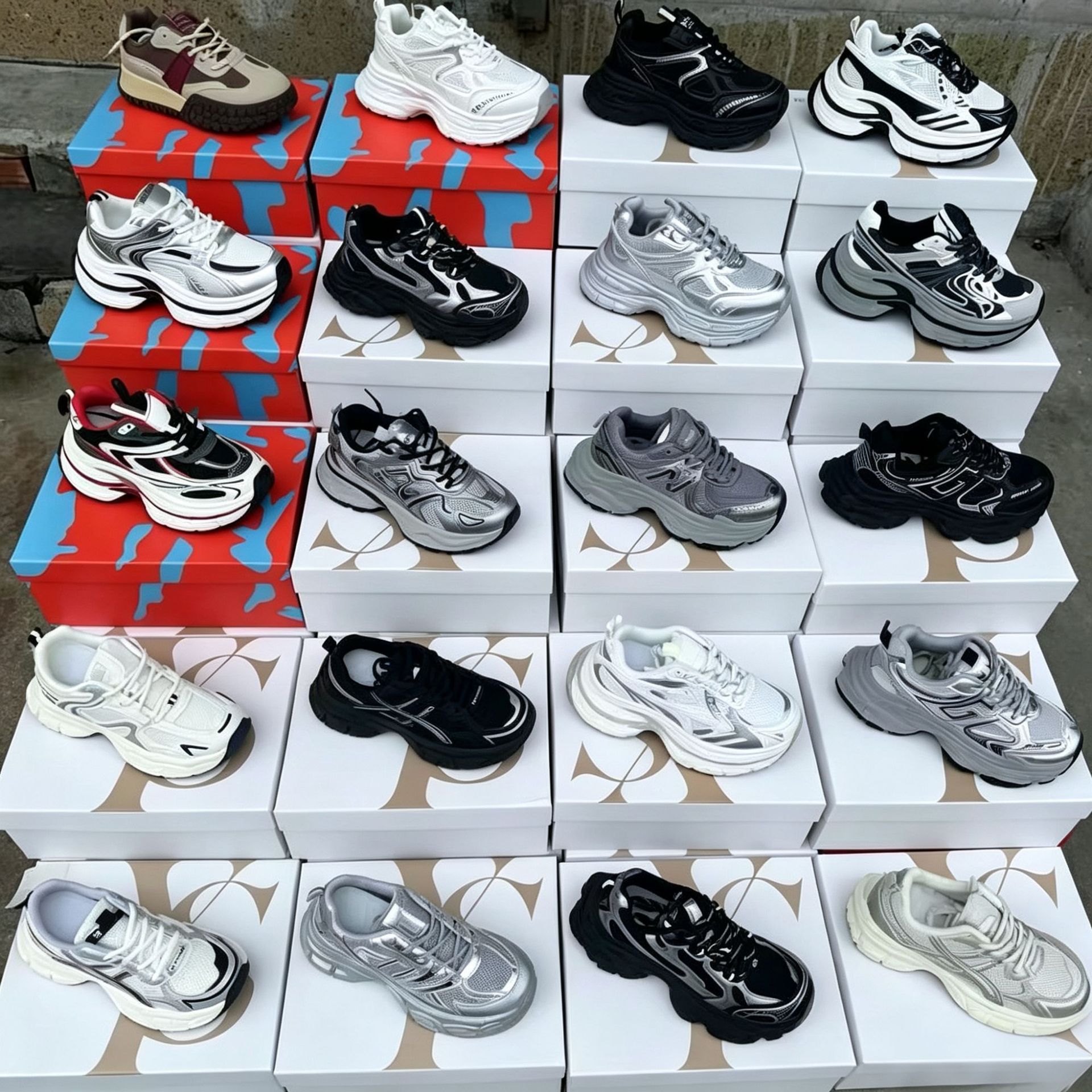 Fujian Quanzhou Sports Shoe Wholesale Manufacturer New Versatile Casual Women's Shoes Dad Shoes Wholesale Shoes for Resale