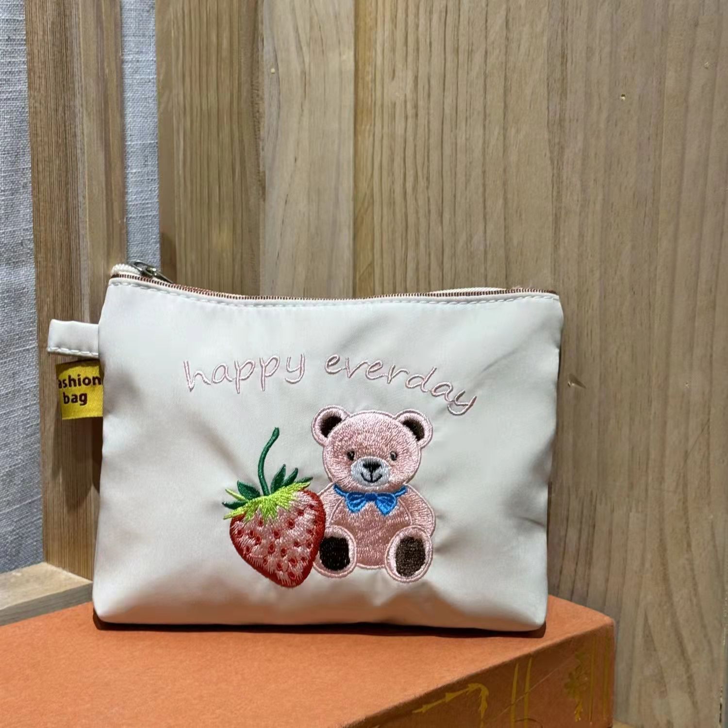 Bolsa de tela bordada de ilustración linda japonesa almacenamiento bolsa de cosméticos de nailon portátil bolsa de embrague de cepillo de maquillaje de gran capacidad