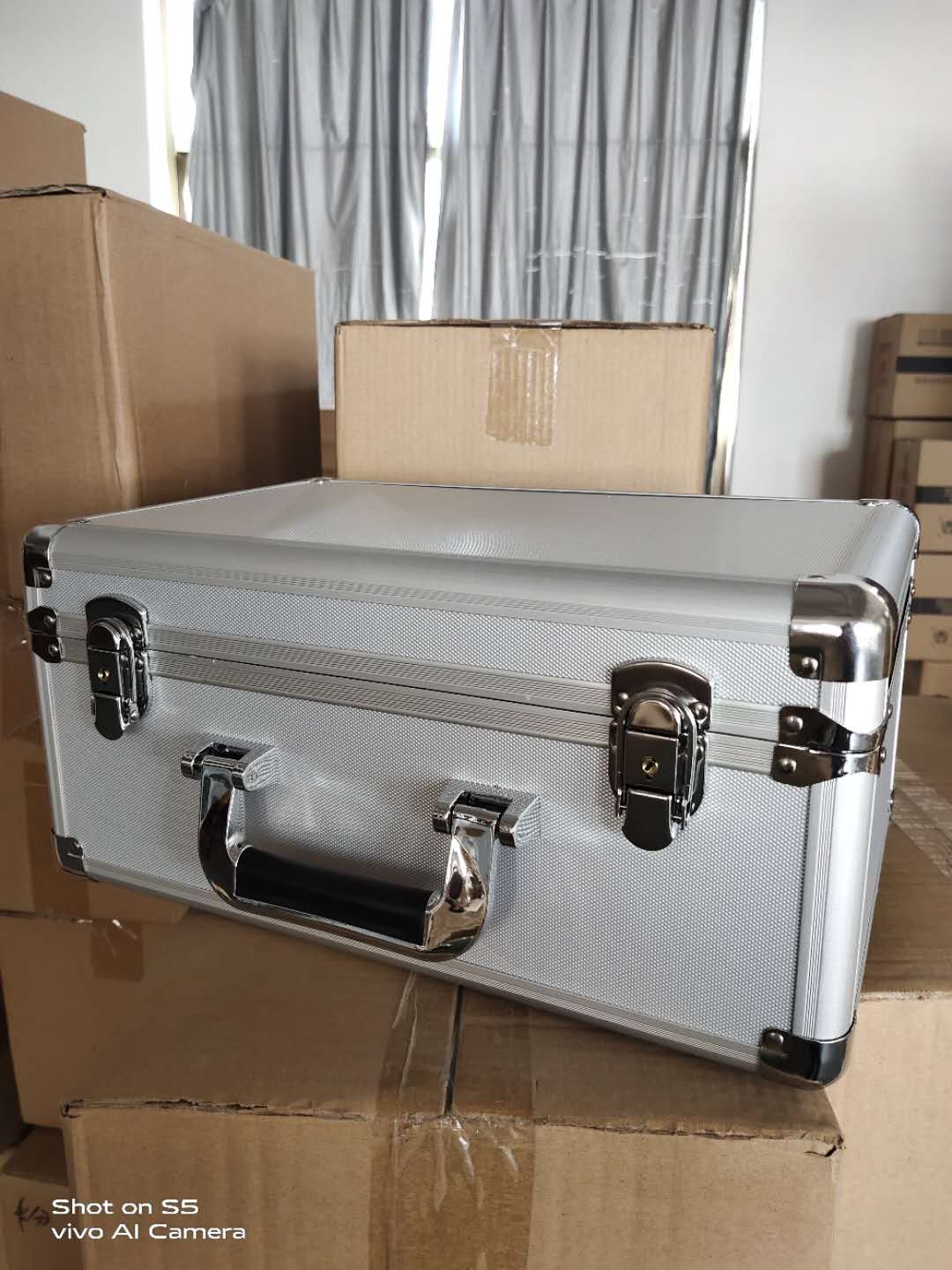 Caja de herramientas multifunción portátil para el hogar, caja de aleación de aluminio para reparación de automóviles grandes y pequeños