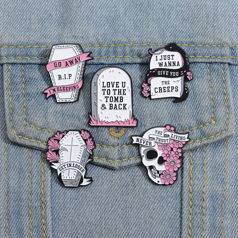 Classic Style Pin Letter Alloy Plating Unisex Brooches display picture 2