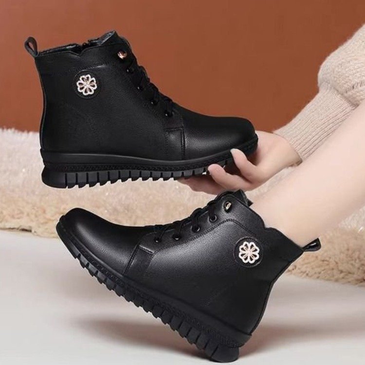 冬季妈妈鞋毛软加绒保暖棉鞋子女防滑中年雪地靴短靴中老年人皮鞋