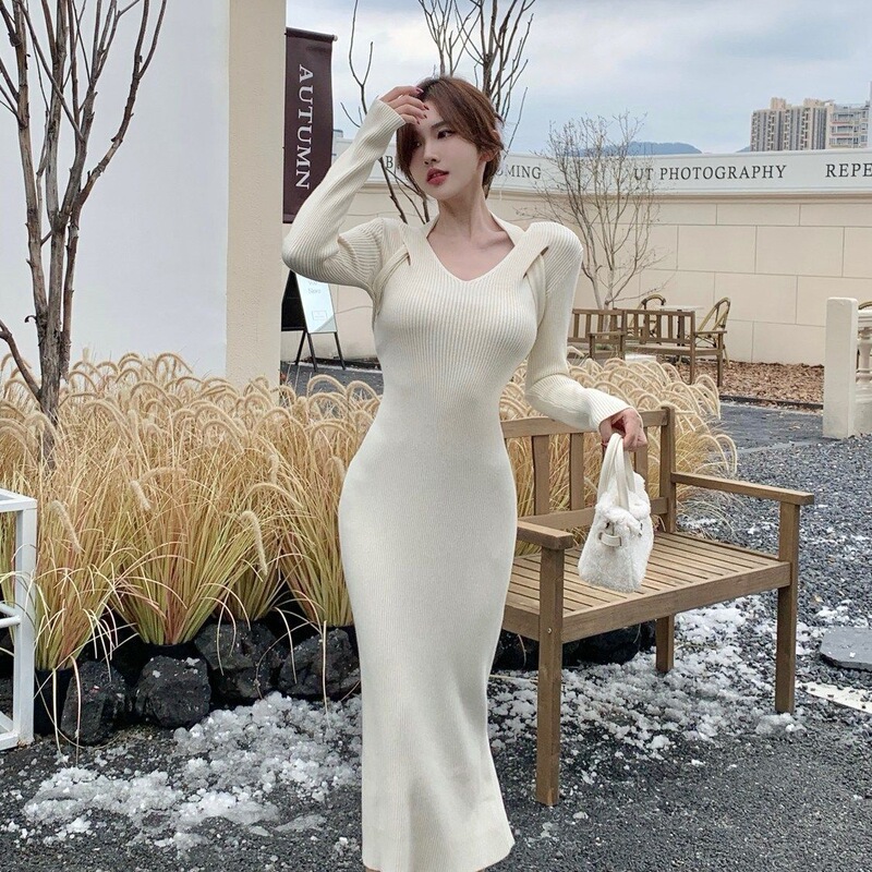 纯欲挂脖针织连衣裙女2025秋冬上新气质V领打底裙修身显瘦包臀裙|undefined