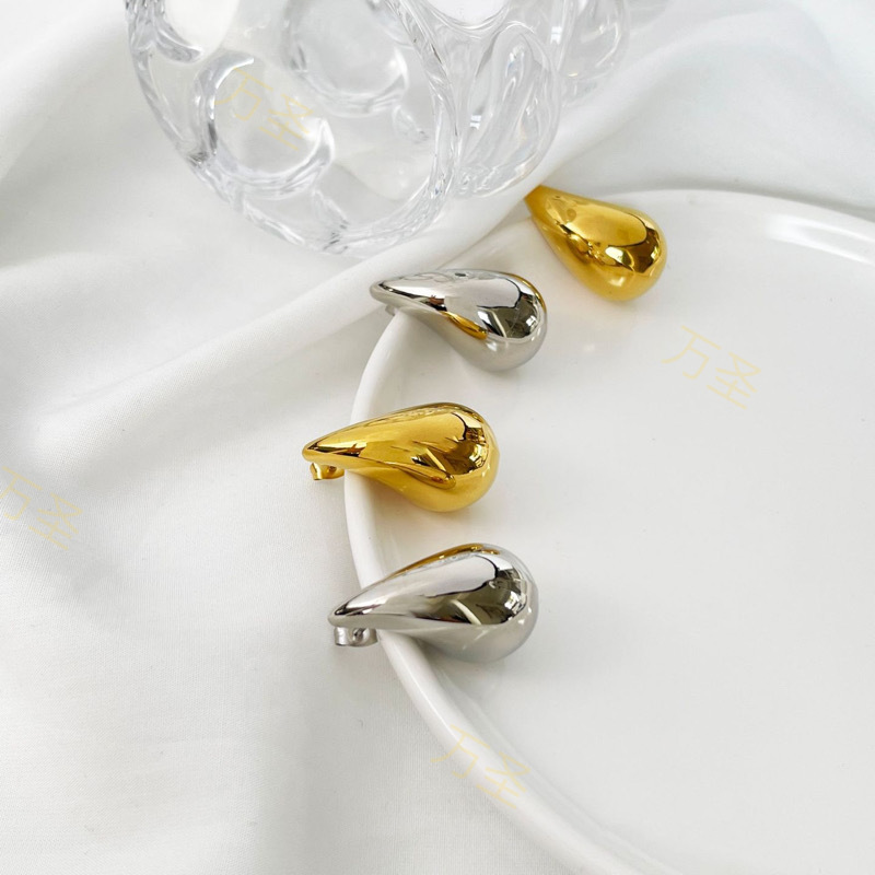 1 Pair Retro Geometric Plating Copper 24k Gold Plated Ear Studs display picture 1