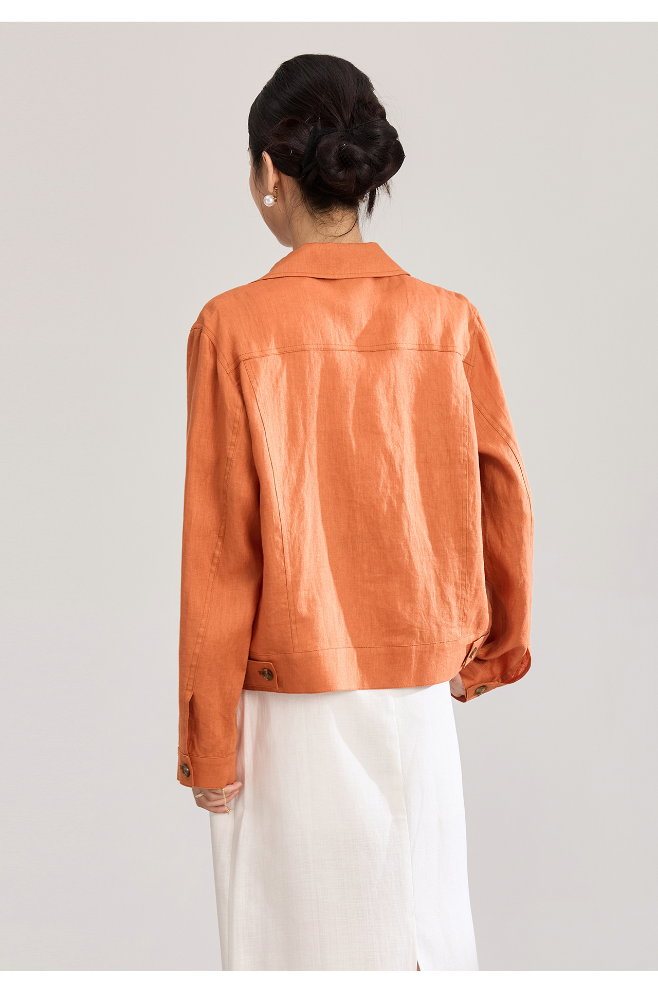 Áo sơ mi nữ linen phong cách Old Money hai túi xếp ly kiểu công nhân — màu cam chi tiết 25