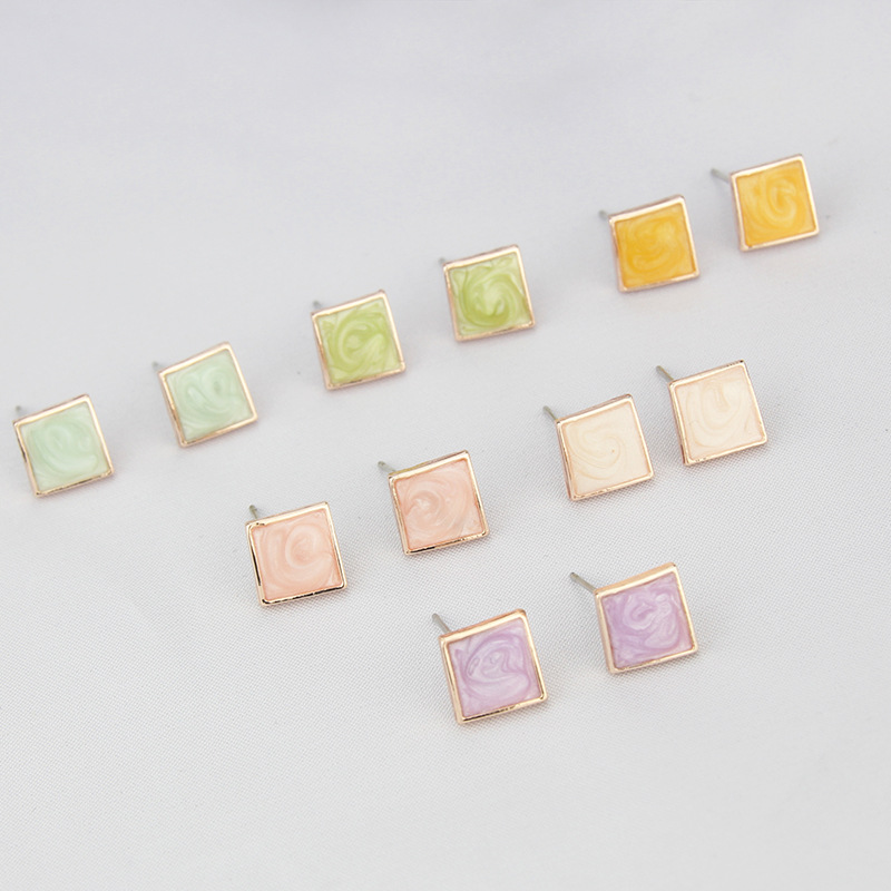 Retro Simple Korean Geometric Color Glossy Earrings Wholesale Nihaojewelry display picture 1