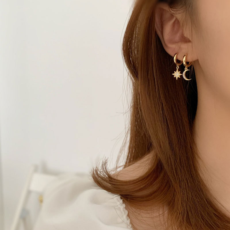 S925纯银耳环女星星月亮小巧时尚耳扣小众耳圈简约冷淡风气质