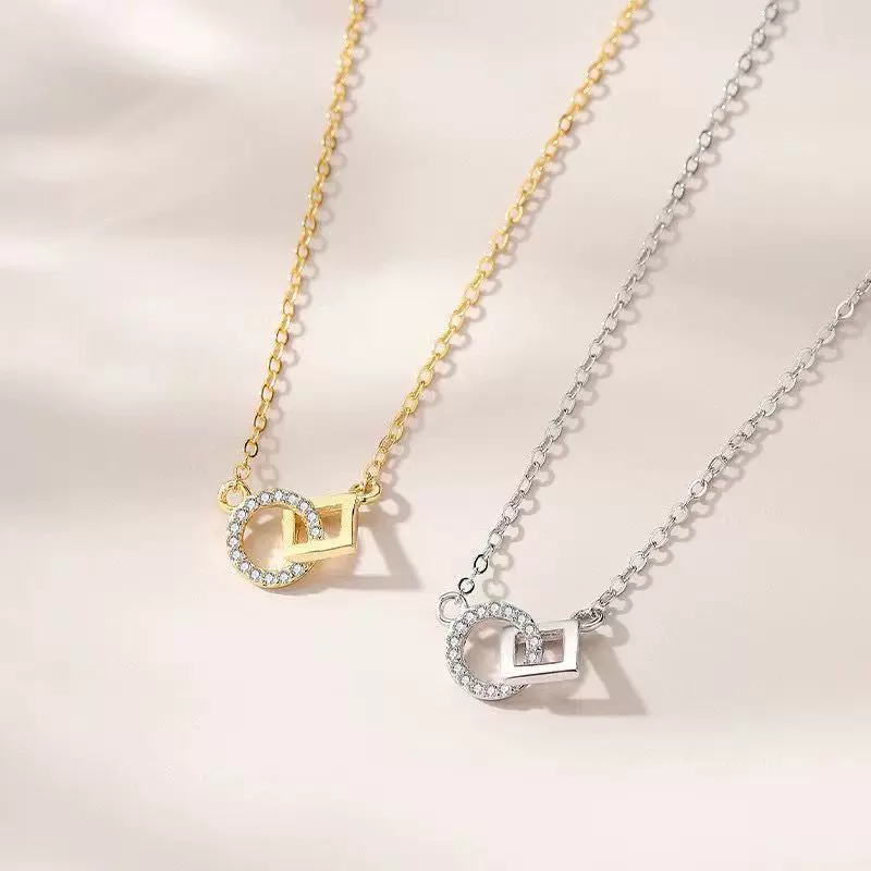 小众高级感方圆相扣项链女几何双环吊坠不锈钢锁骨链锆石首饰饰品