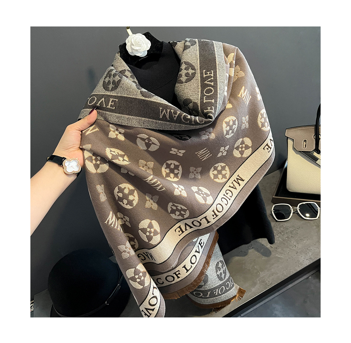 Women's Fashion Printing Imitation Cashmere Winter Scarves display picture 1