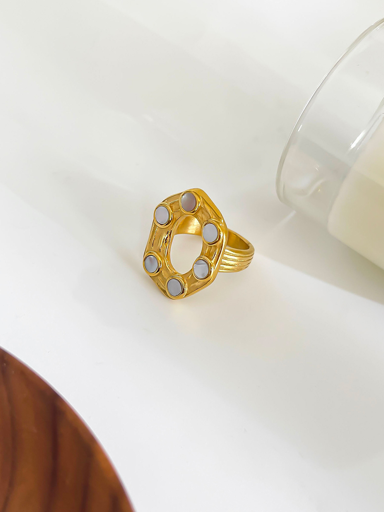 Women's Gender 18K Gold Plated 316L Stainless Steel Shell Hexagon Waterproof Non Tarnish Surgical Steel Simple Style Rings For Women's