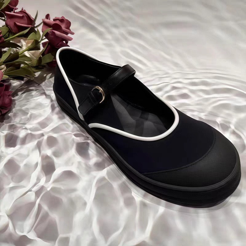Black / 35