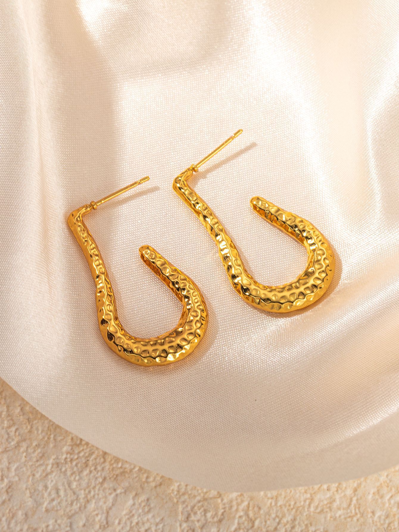 뱀 곡선 귀걸이