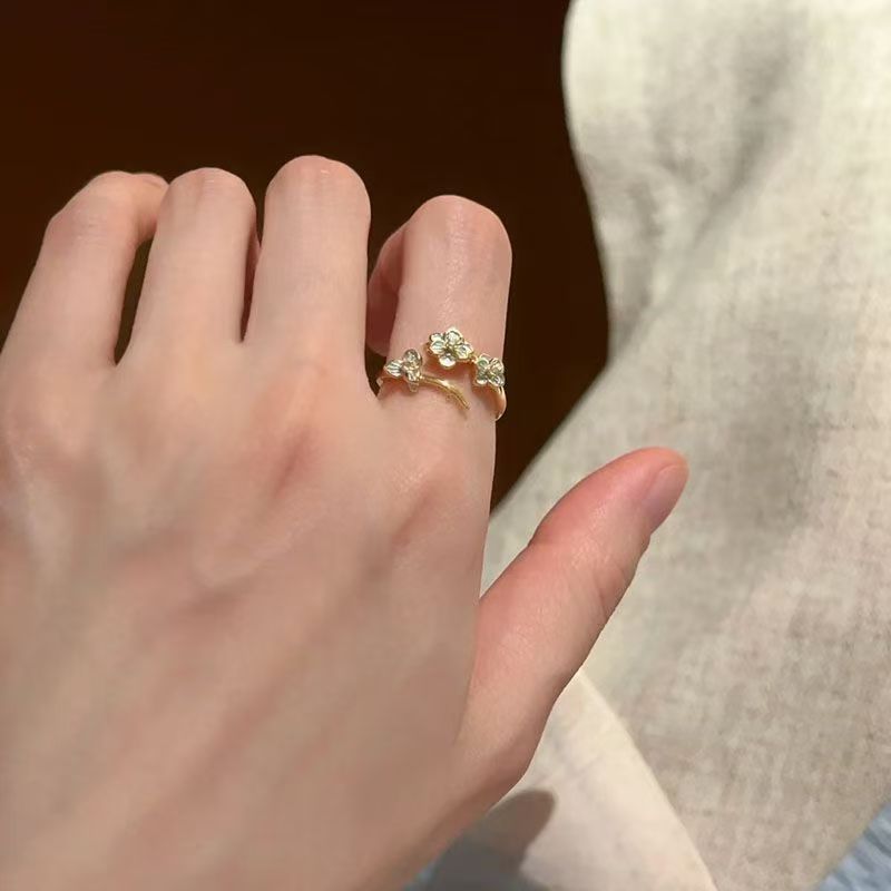 軽奢氷河超白ジルコンブルーリング女性向けニッチデザイン人差し指リングシンプル高級感指輪卸売