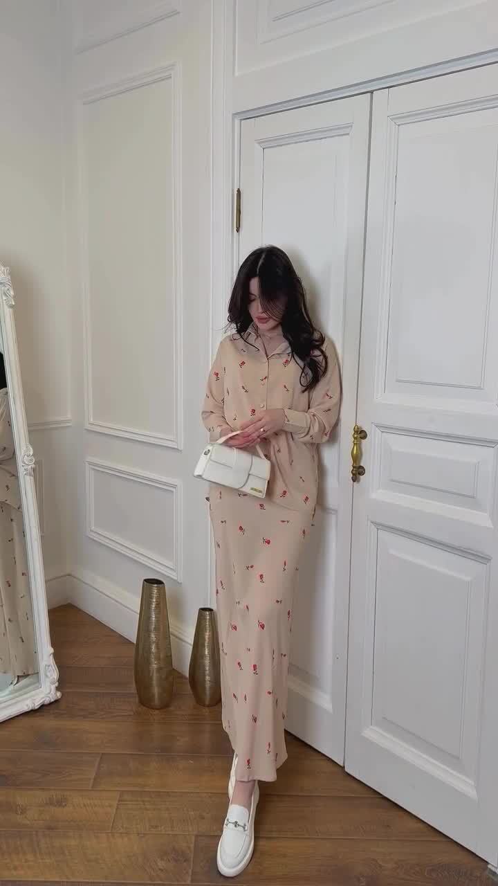 Abbigliamento da donna, estivo, due pezzi, traspirante, casual, con risvolto, vestito con stampa floreale_voghion.com