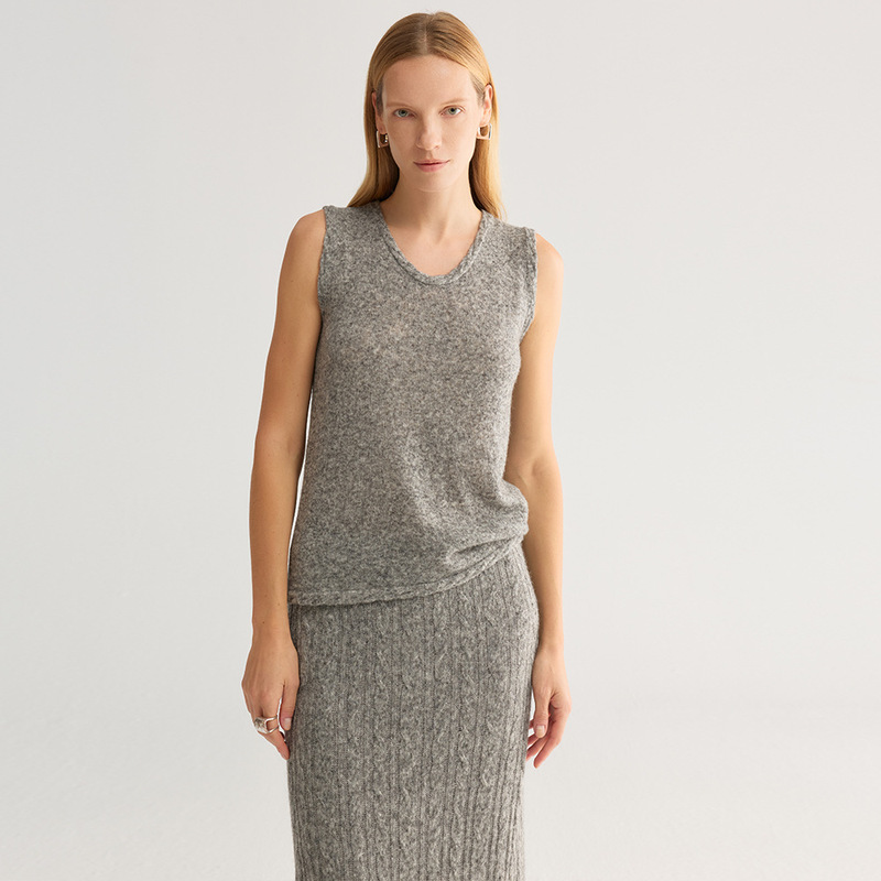 Old Money Style Alpaca Wool Vest for Women, Lightweight, 2026 Autumn New Women's Wear, U-neck Wool Knit Vest Old Money Style Alpaca Wool Vest for Women, Lightweight, 2026 Autumn New Women's Wear, U-neck Wool Knit Vest