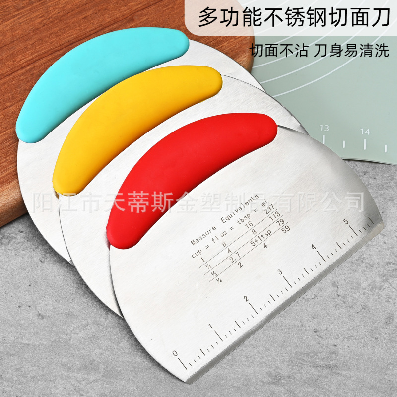 Stainless steel noodle cutter with scale flour dough scraper milk sugar noodle cutter baking tool single-sided cutting in stock