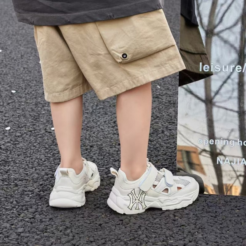 本革子供サンダル 2025 夏の新軽量通気性シングルメッシュ女の子白靴カジュアル男の子お父さん靴|undefined