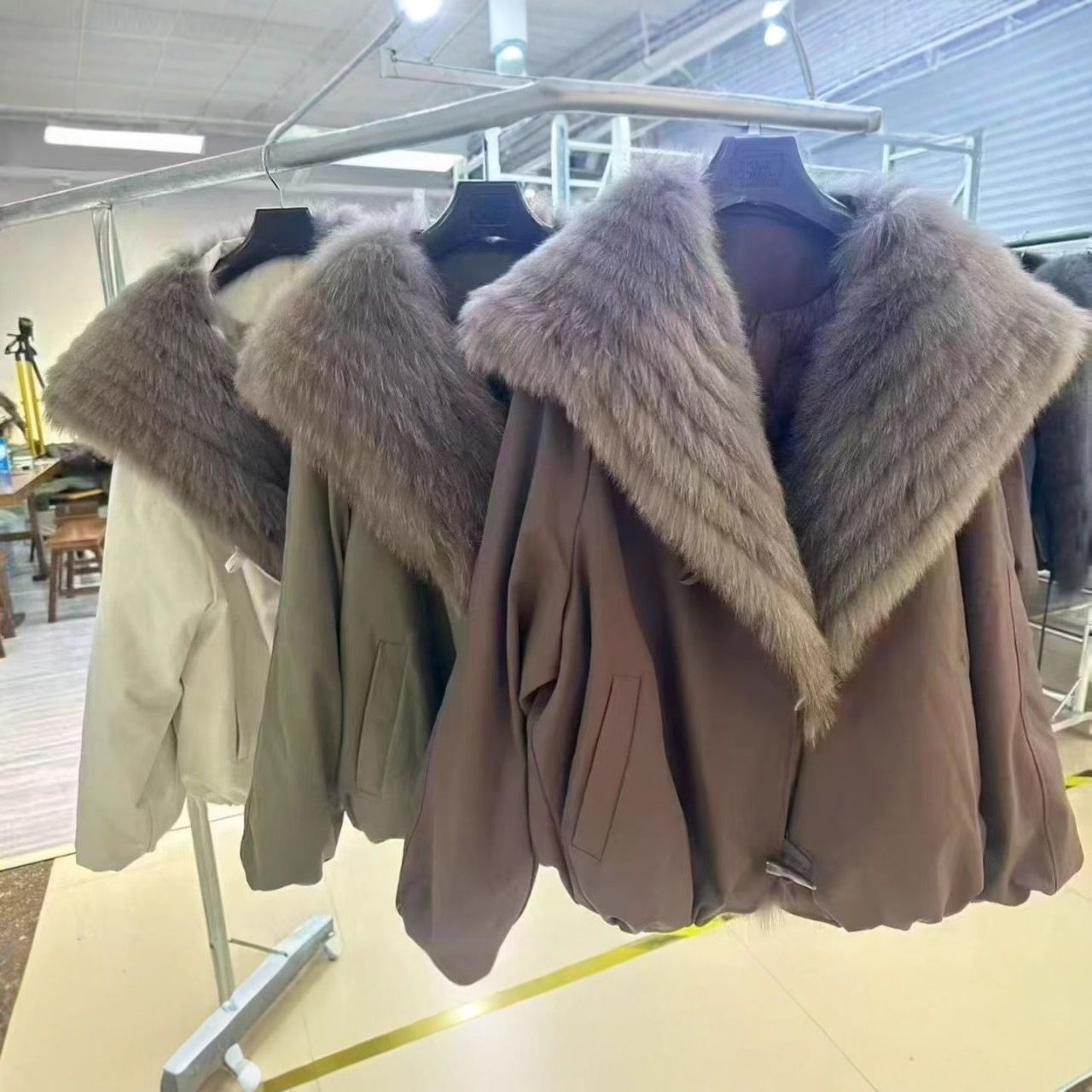 HF进口狐狸毛皮草女大毛领鹅绒羽绒派克服短外套经典年轻时尚显瘦