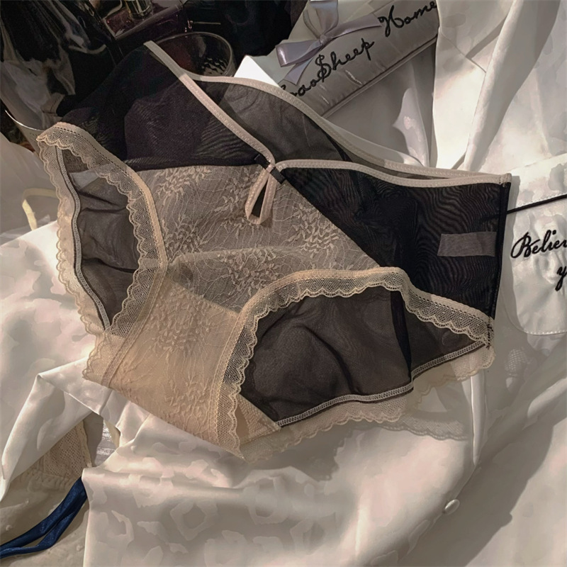 French-Style Vintage Lace Embroidery Women's Panties, Hollow-Out Sexy Transparent Mesh Mid-Waist Hip-Hugging Cotton Crotch Black Briefs French-Style Vintage Lace Embroidery Women's Panties, Hollow-Out Sexy Transparent Mesh Mid-Waist Hip-Hugging Cotton Crotch Black Briefs