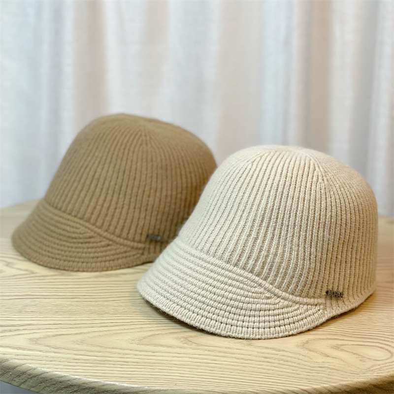 Neue Herbst und Winter Ente Zunge Design Sinn Streifen Kleine Stirnband frauen Strickmütze_voghion.com