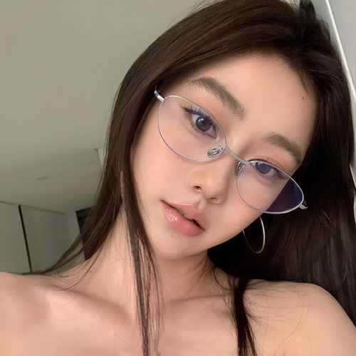 Silver Wire Cat-Eye Eyeglass Frame for Men and Women, Adjustable for Myopia, Elliptical Frame, Pure Desire, Old Money Style, Ultra-Light Myopia Eyeglass Frame