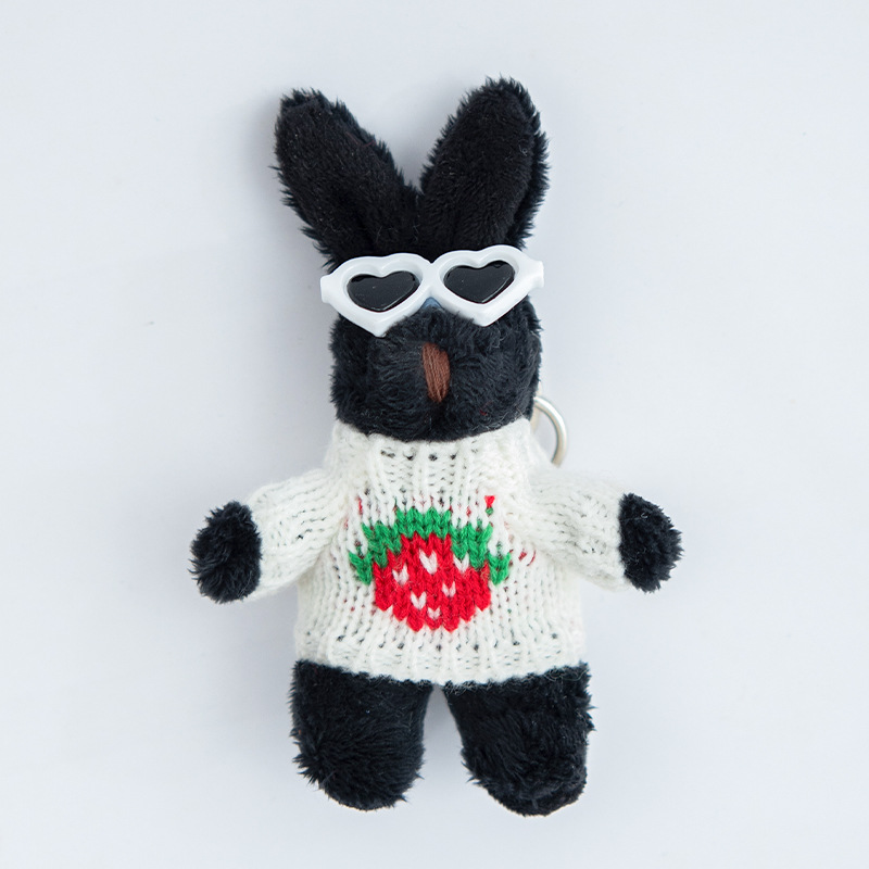 Клубника, свитер, кролик