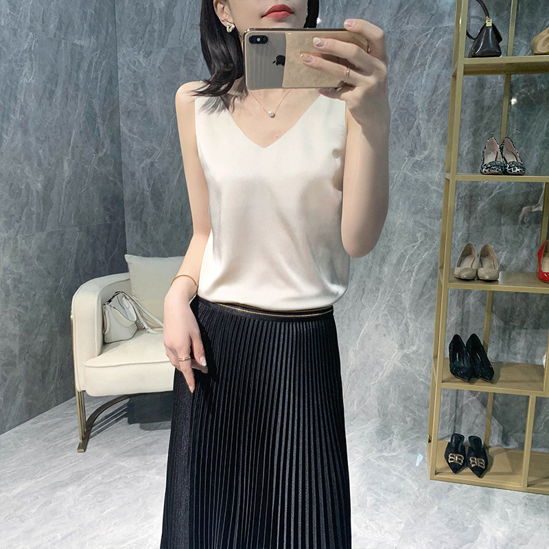 Spring and Summer V-neck Silk Camisole Women's Inner Wear Outer Wear Loose Sexy All-match Satin Top Suit Base