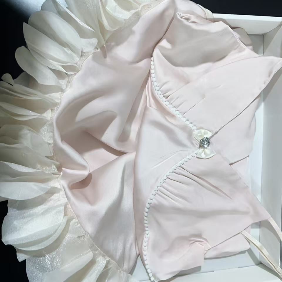 [petal skirt] summer high-end lace home clothes pajamas pure sexy deep V plus breast pad fairy nightgown