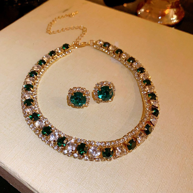 Europeo y americano de la industria pesada diamante incrustado redondo geométrico stud pendientes collar traje elegante de alto grado de la cadena de clavícula luz de lujo todo partido de la joyería