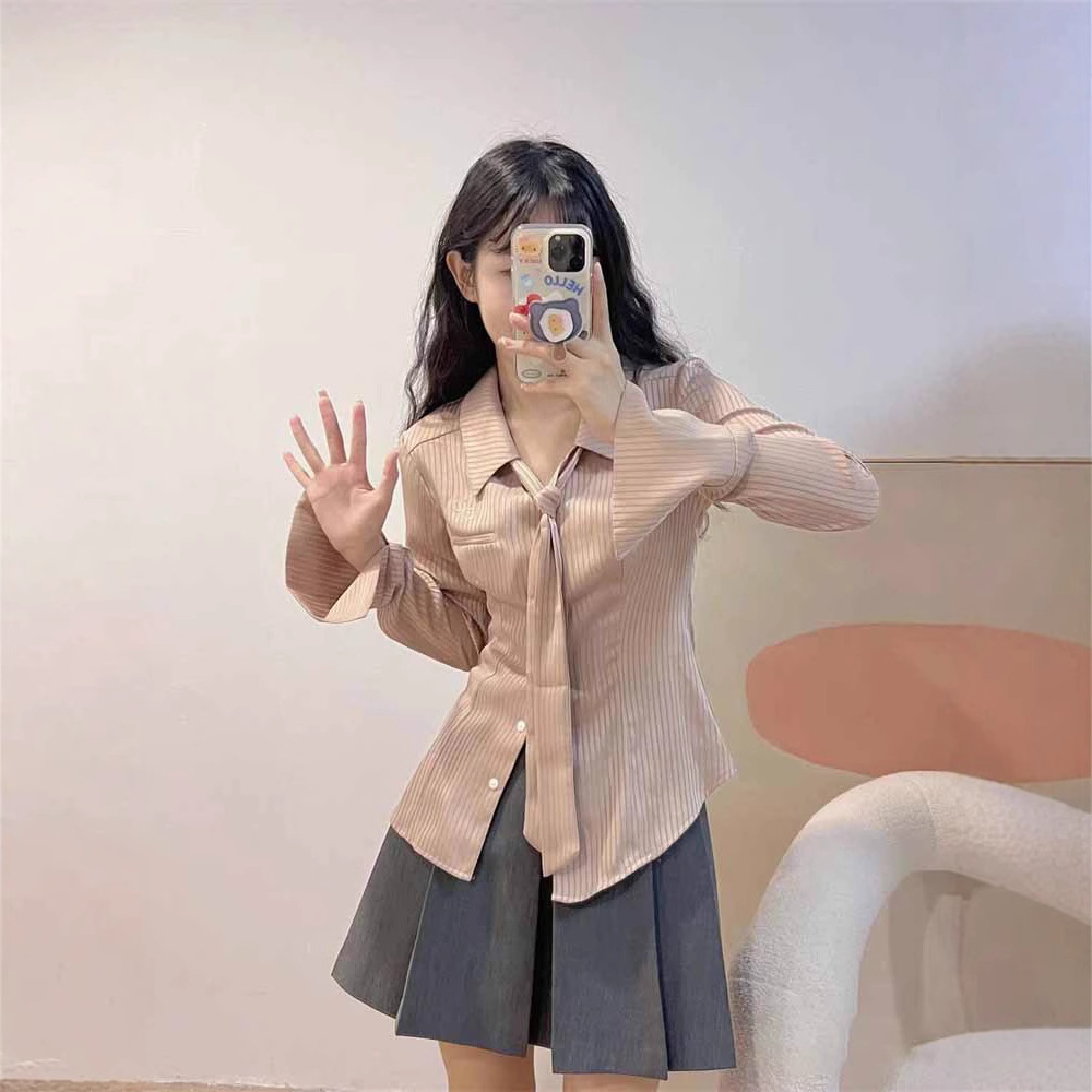 qz*粉色缎面条纹飘带衬衫女秋季收腰蓝色长袖上衣洋气减龄学