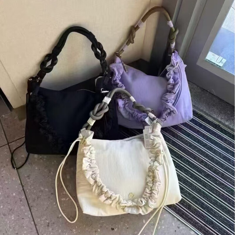 Loose-Fitting Canvas Bag with Pleated Drawstring, Single Shoulder Crossbody Bag, Commuter Style, Artistic New Style, Large Intestine Bag