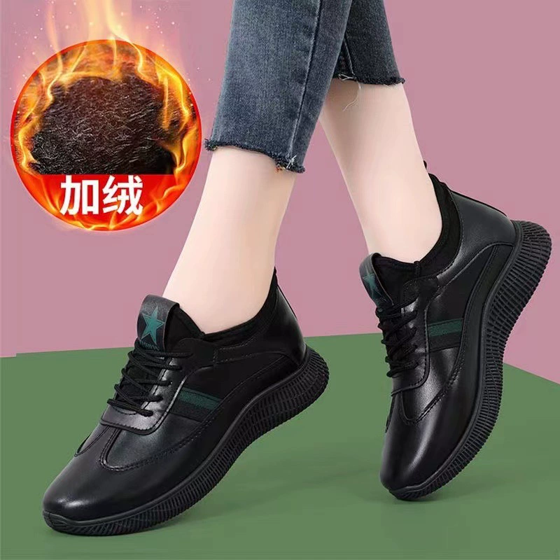 2025 новая осенняя повседневная женская обувь, нескользящая кожаная обувь на мягкой подошве с флисовой подкладкой, теплая обувь для мам среднего возраста, обувь большого размера